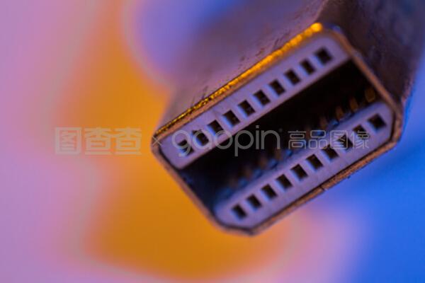 微型顯示端口電纜連接器的宏關閉 簡化數碼連接新方案